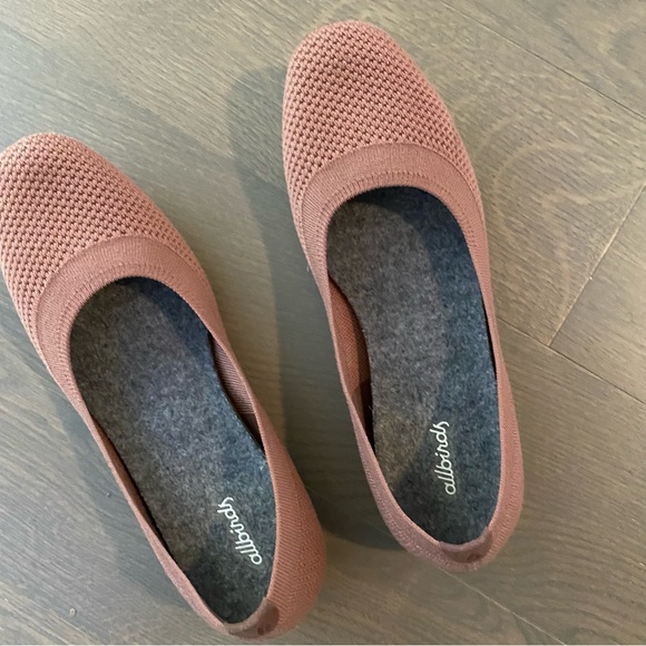 Allbirds Women's Flats in Dusty Pink - Picture 6 of 7